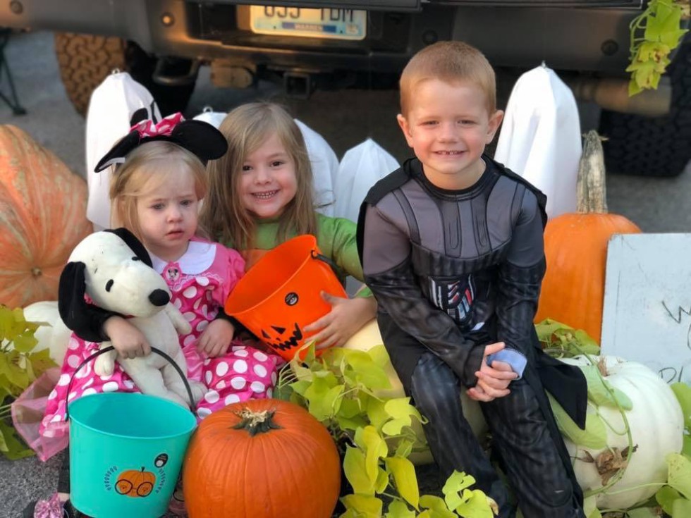 Bowling Green Police Department hosts Trunk or Treat