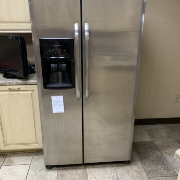 Frigidaire Fridge